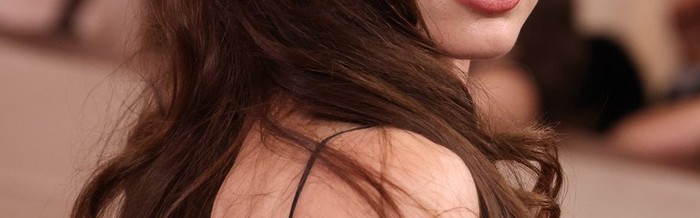 安娜·德·阿玛斯亮相第83届金球奖红毯|妈咪|级别_新浪体育_新浪新闻