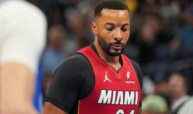 有冷凝水导致比赛延期！鲍威尔：活久见 等待重新上场时也很煎熬